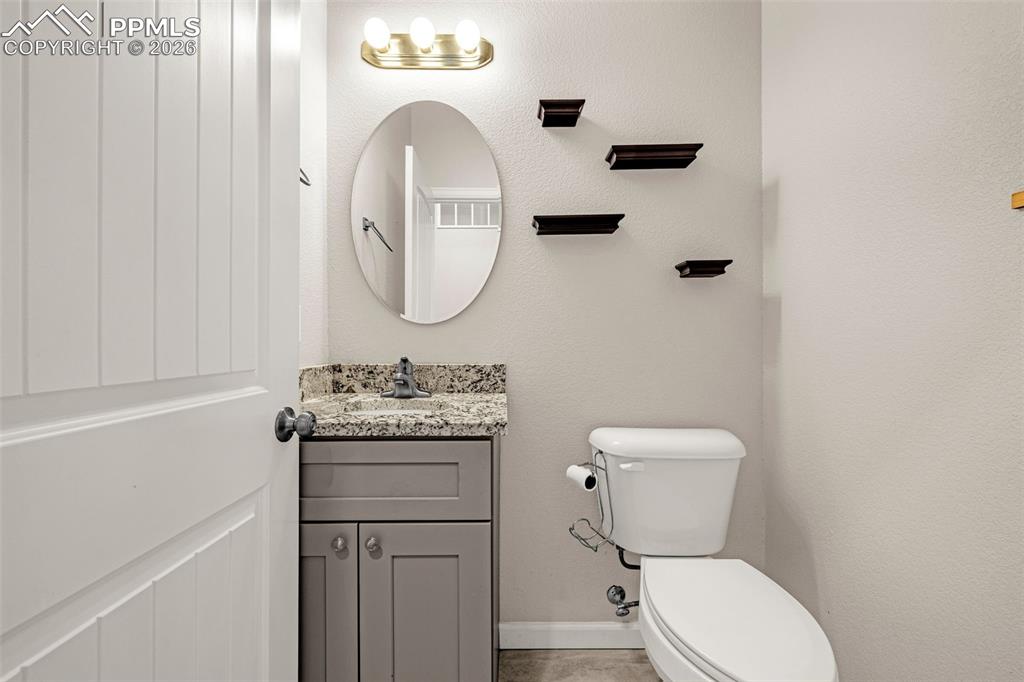 Image 17 of 28: Bathroom