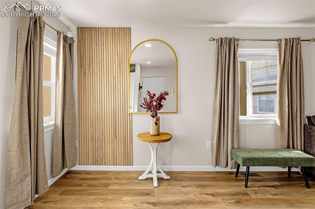 Image 3 of 28: Sitting Room