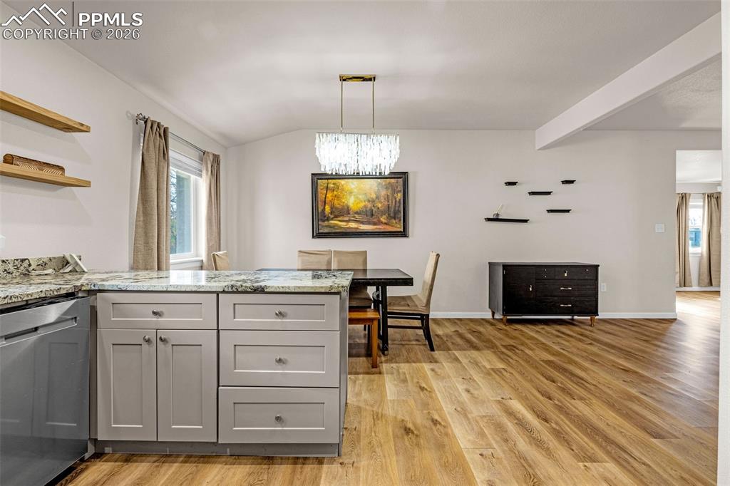 Image 9 of 28: Kitchen