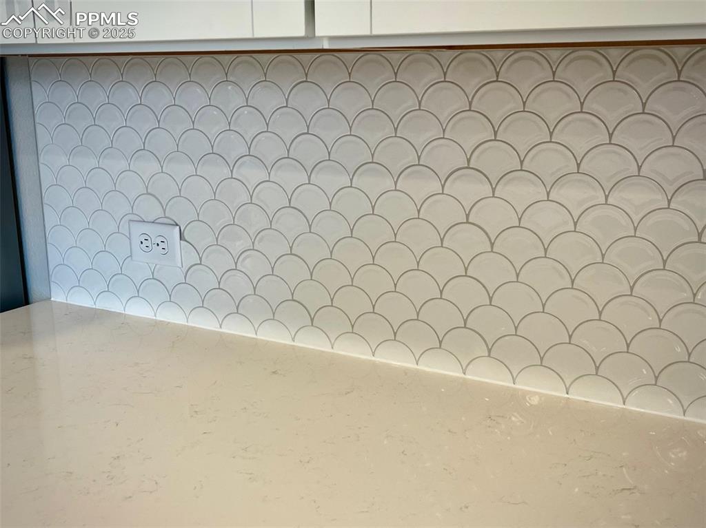 Image 24 of 34: Kitchen