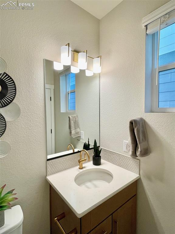 Image 31 of 34: Bathroom