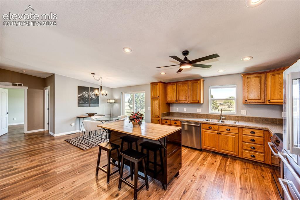 Image 11 of 38: Kitchen