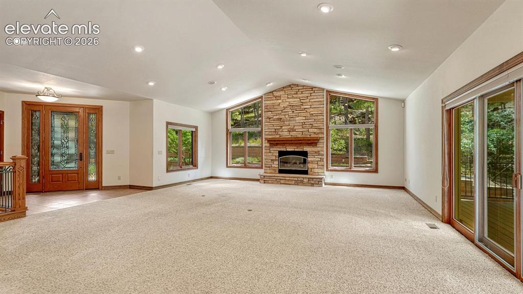 Image 4 of 50: Great Room