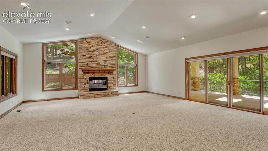 Image 5 of 50: Great Room