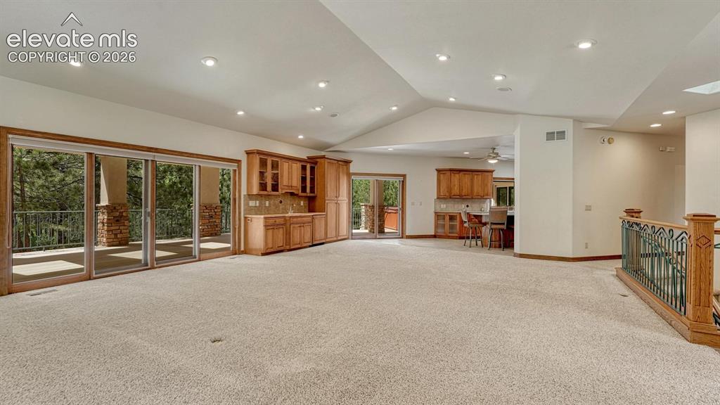 Image 7 of 50: Great Room
