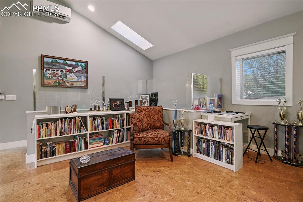 Image 37 of 50: Sitting Room