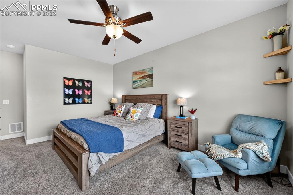 Image 19 of 38: Bedroom