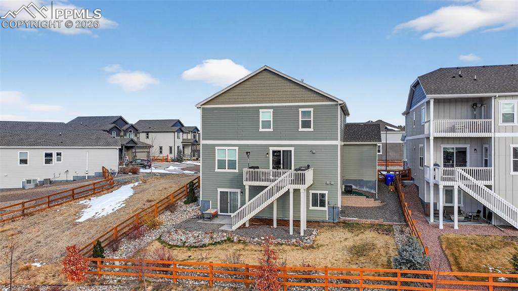 Image 34 of 38: Back of Structure