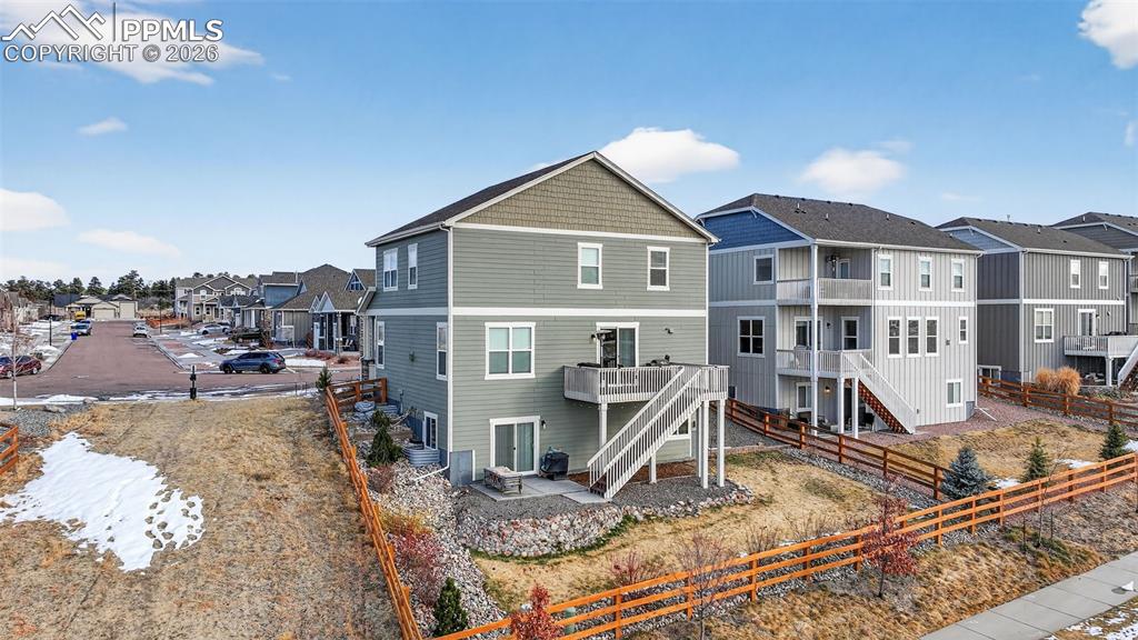 Image 35 of 38: Back of Structure