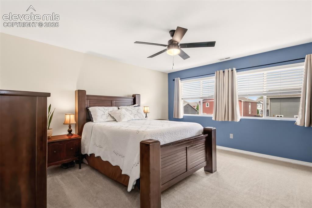 Image 11 of 36: Bedroom