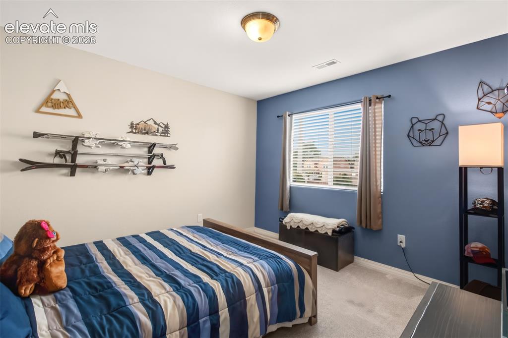 Image 15 of 36: Bedroom