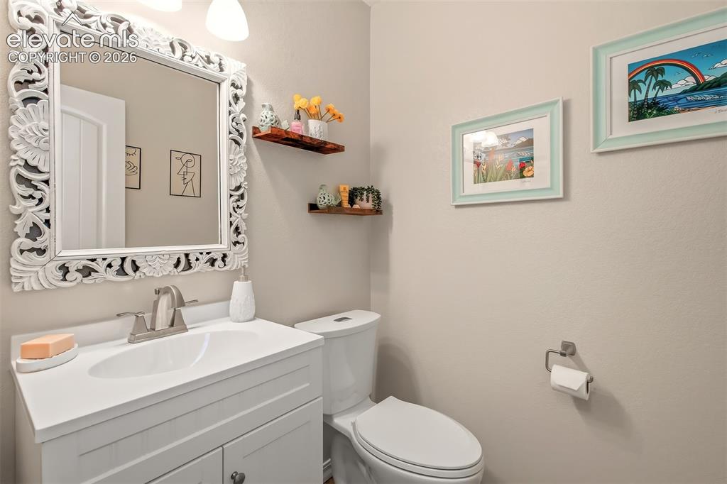 Image 24 of 36: Bathroom