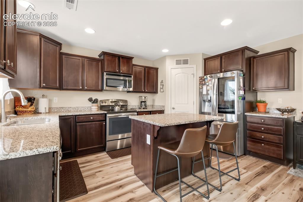 Image 4 of 36: Kitchen