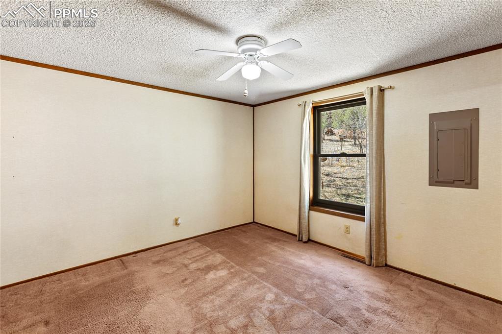 Image 18 of 49: Bedroom