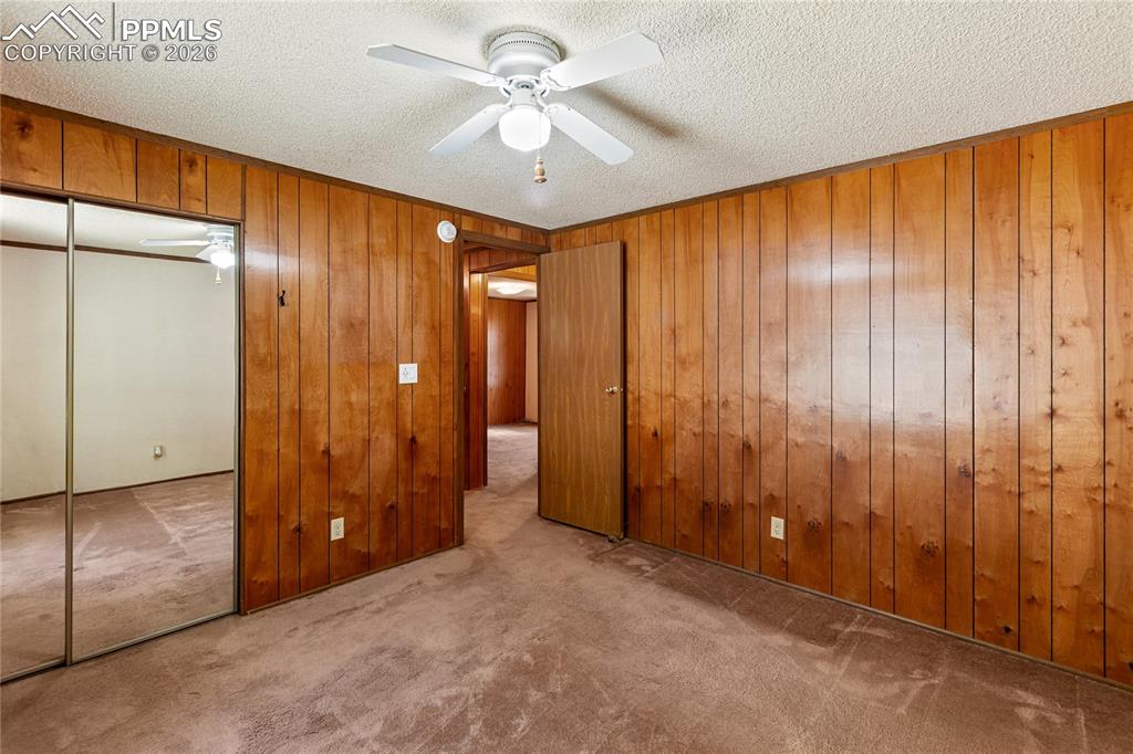 Image 19 of 49: Bedroom