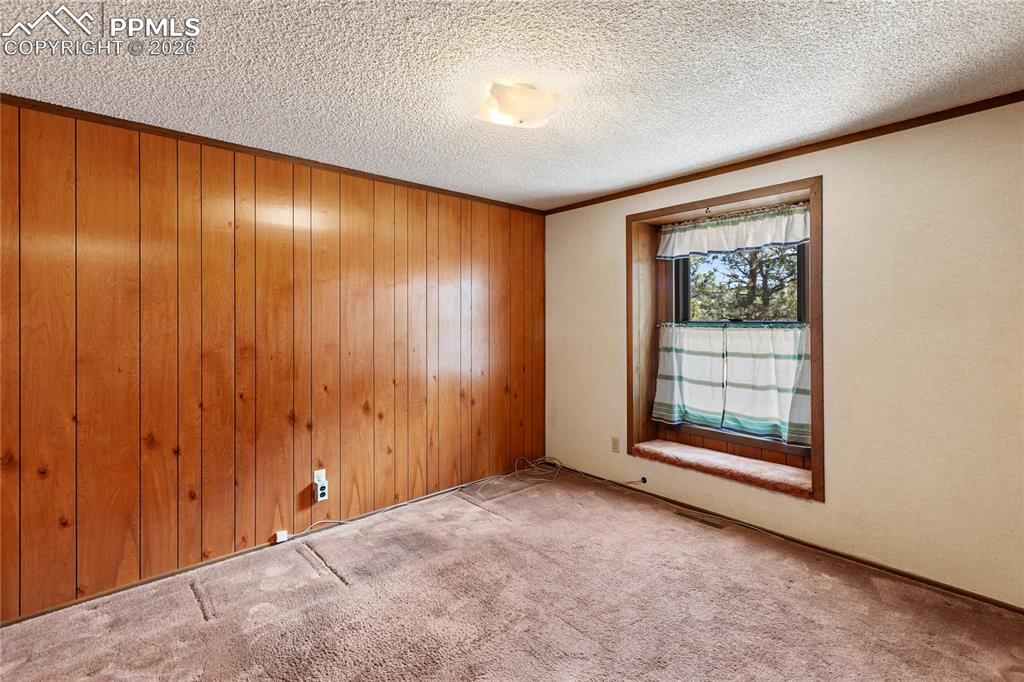 Image 23 of 49: Bedroom