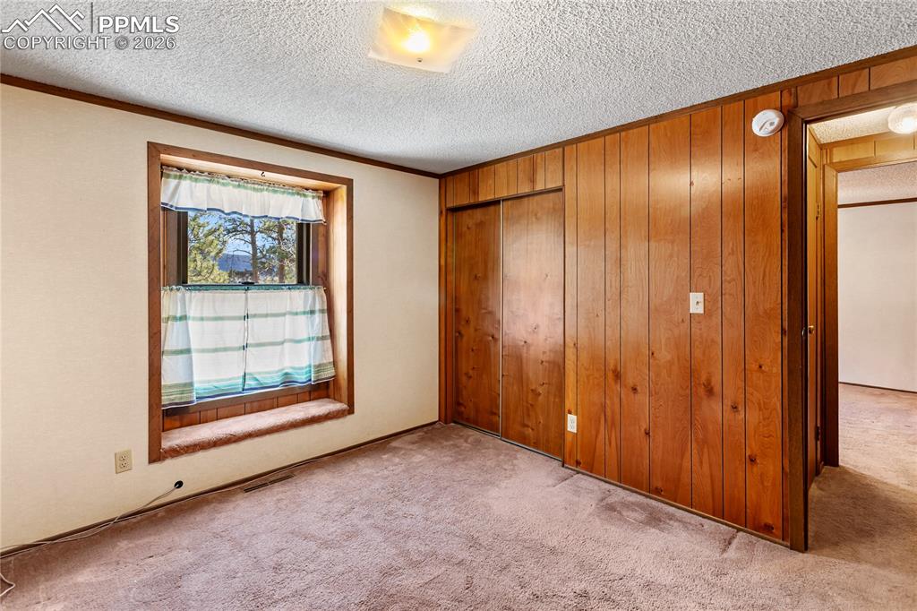 Image 24 of 49: Bedroom