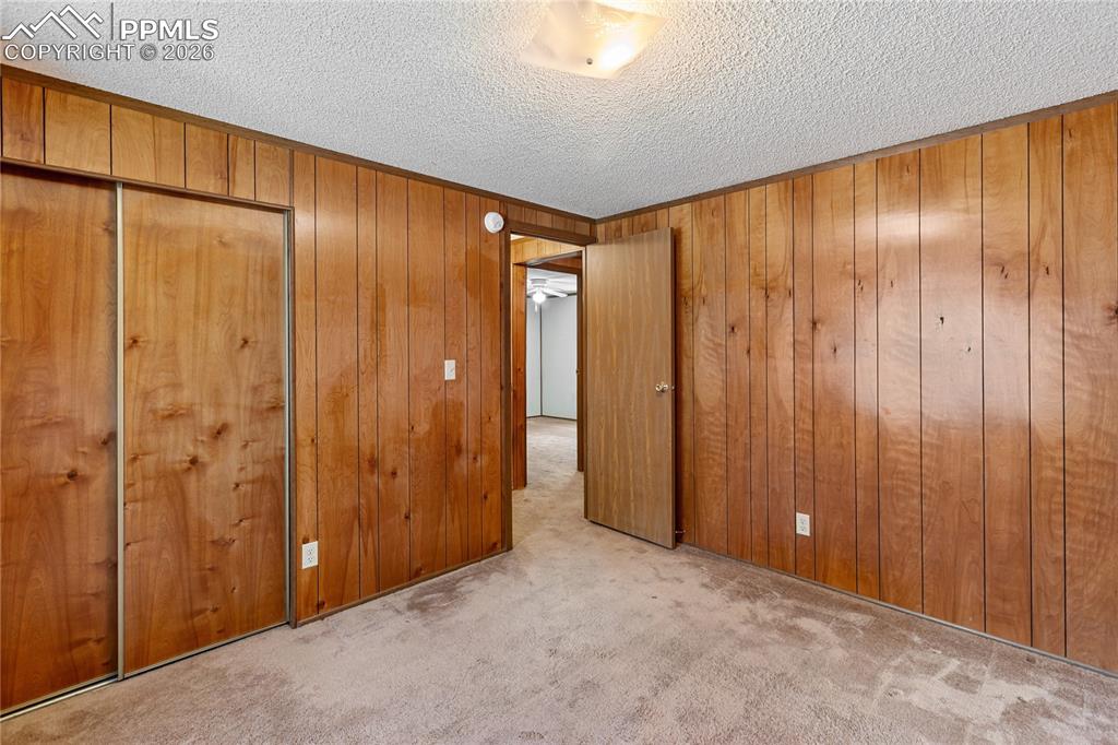 Image 25 of 49: Bedroom