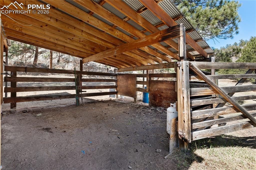 Image 31 of 49: Stable