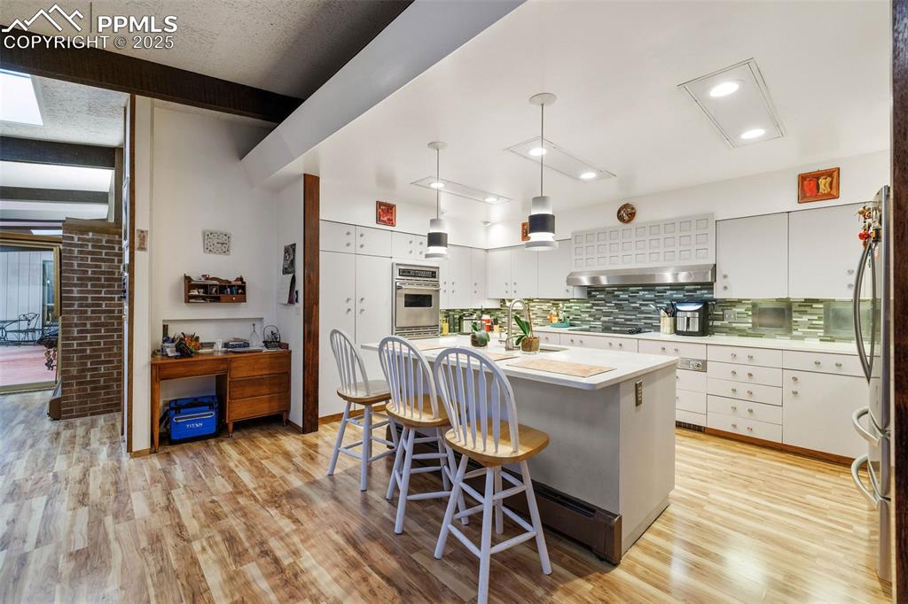 Image 14 of 45: Kitchen