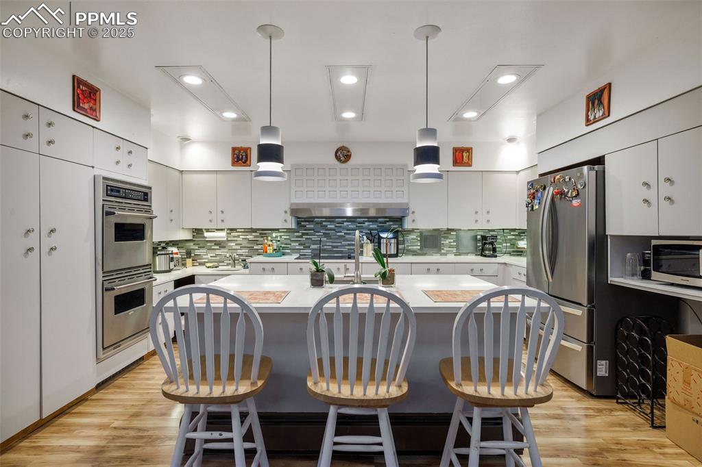Image 15 of 45: Kitchen