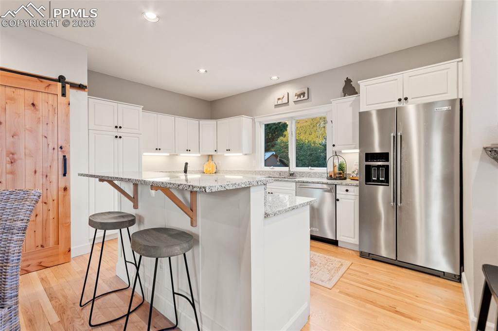 Image 11 of 50: Kitchen