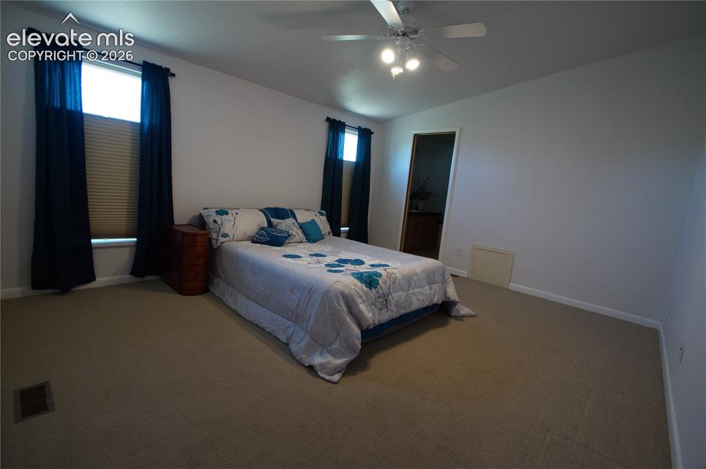 Image 10 of 49: Bedroom