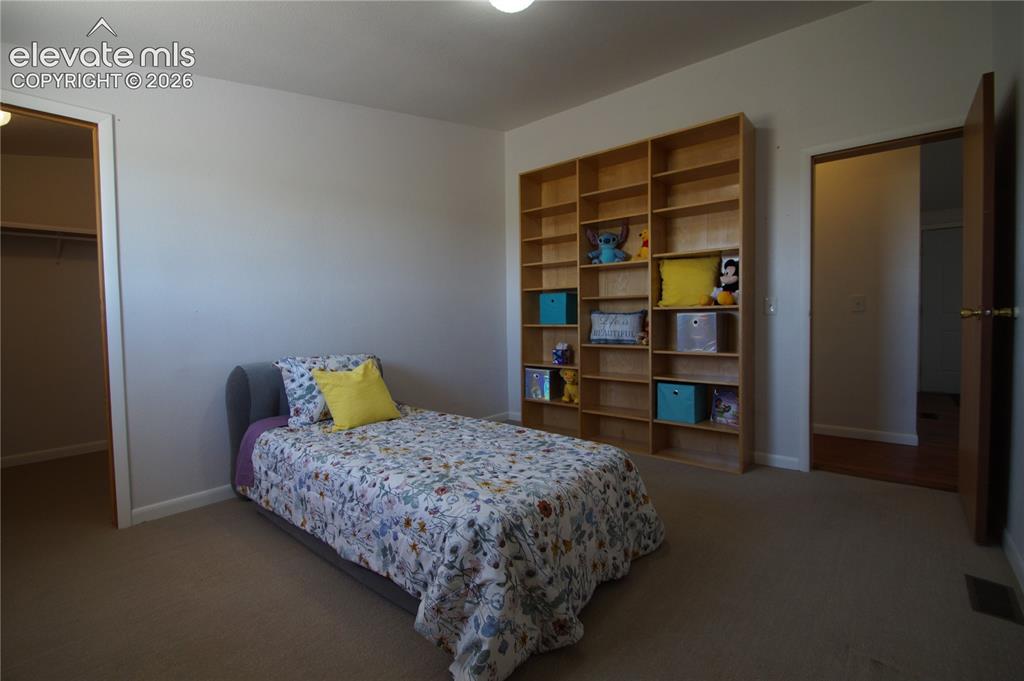 Image 14 of 49: Bedroom