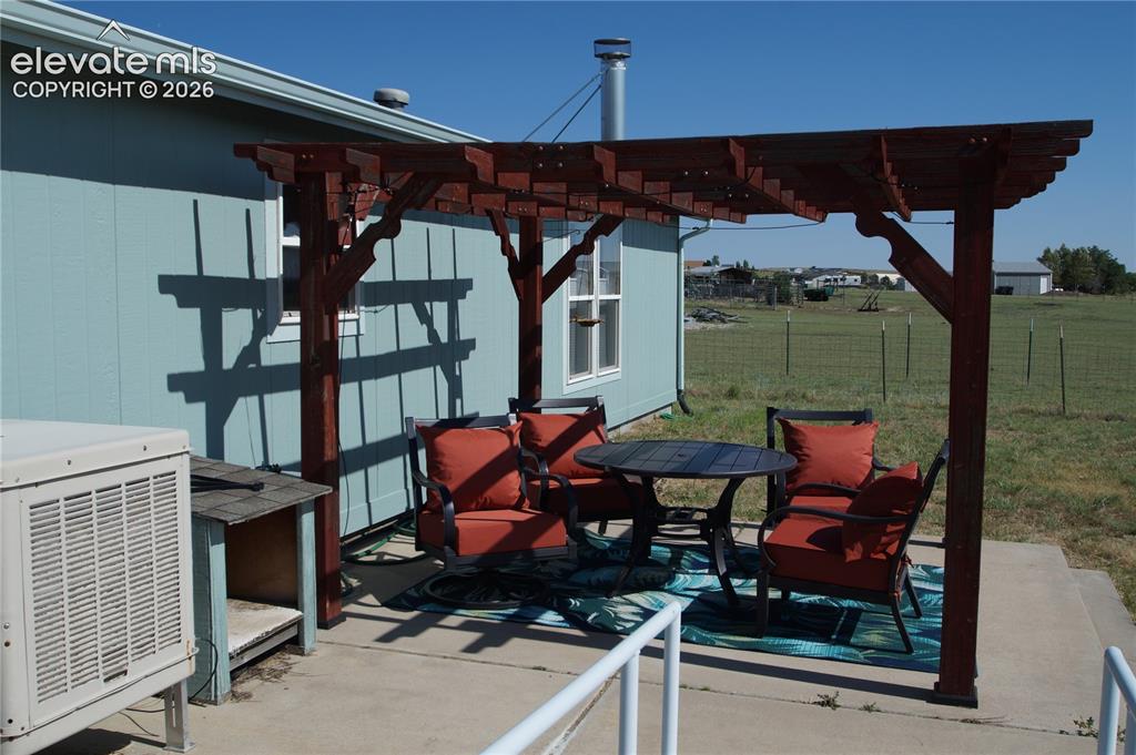 Image 41 of 49: Patio