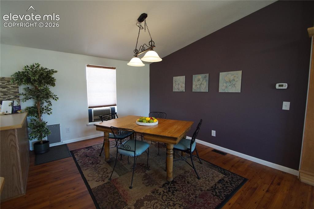 Image 7 of 49: Dining Area