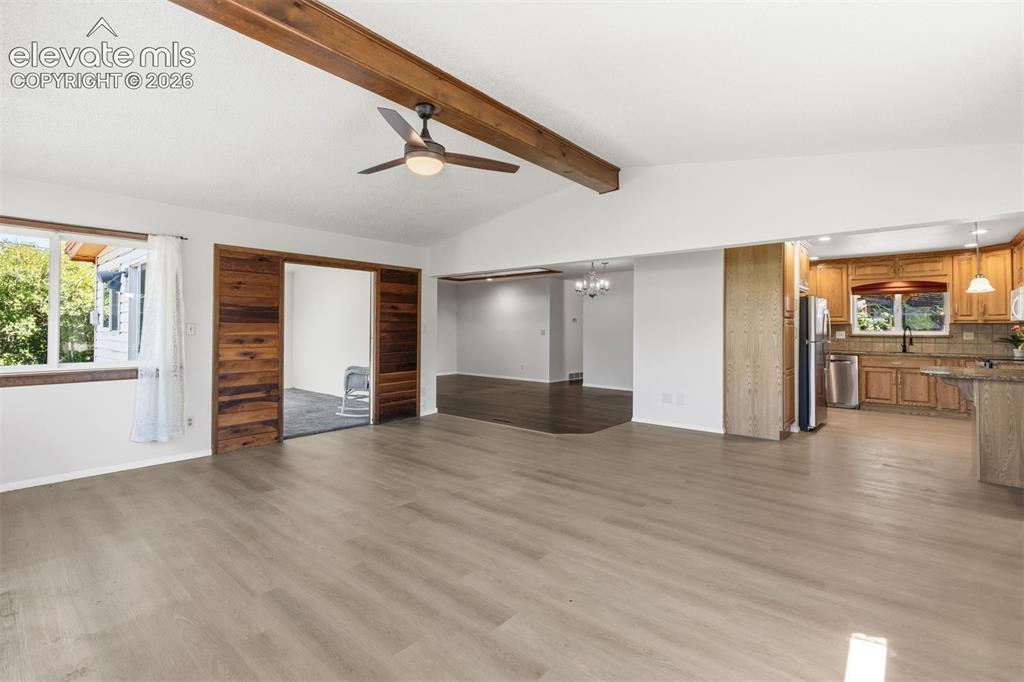 Image 11 of 38: Family Room