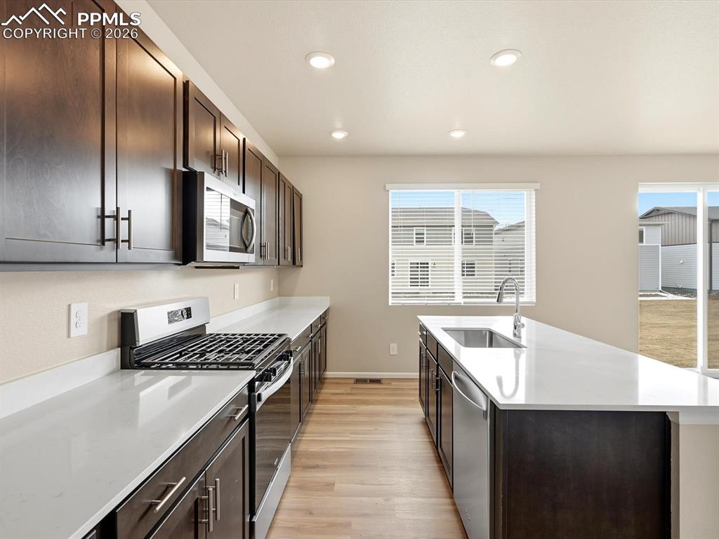 Image 12 of 30: Kitchen