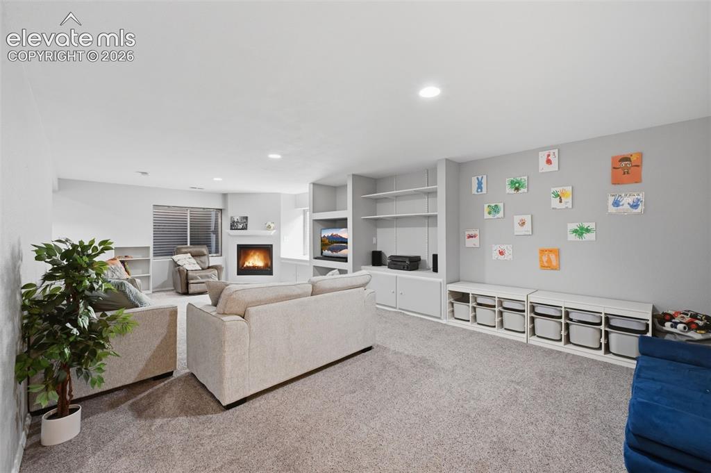 Image 11 of 31: Living Room