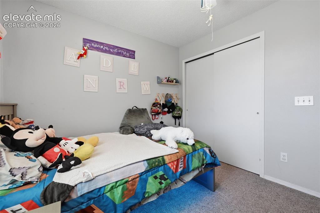 Image 17 of 31: Bedroom