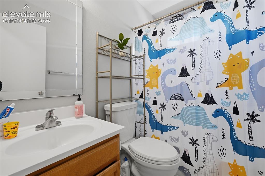 Image 19 of 31: Bathroom