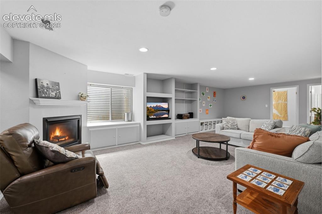 Image 9 of 31: Living Room