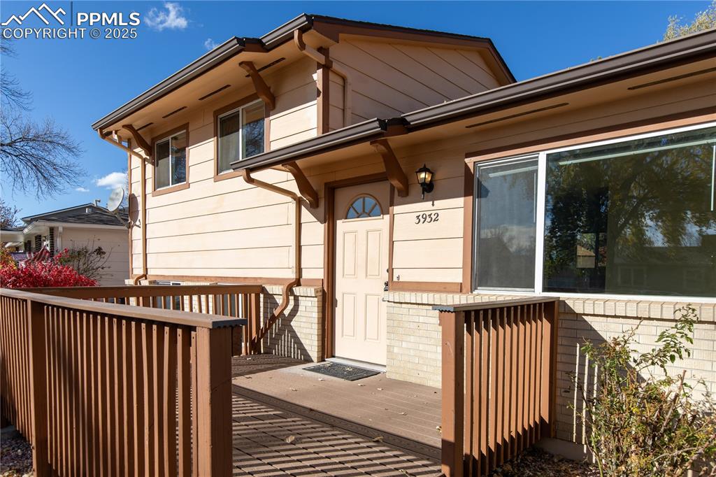 Image 2 of 26: Entry