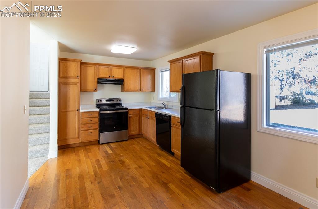 Image 8 of 26: Kitchen