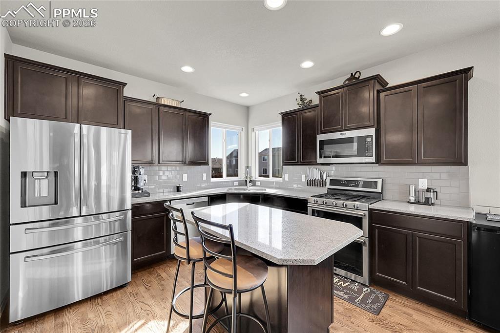 Image 10 of 42: Alternate kitchen image