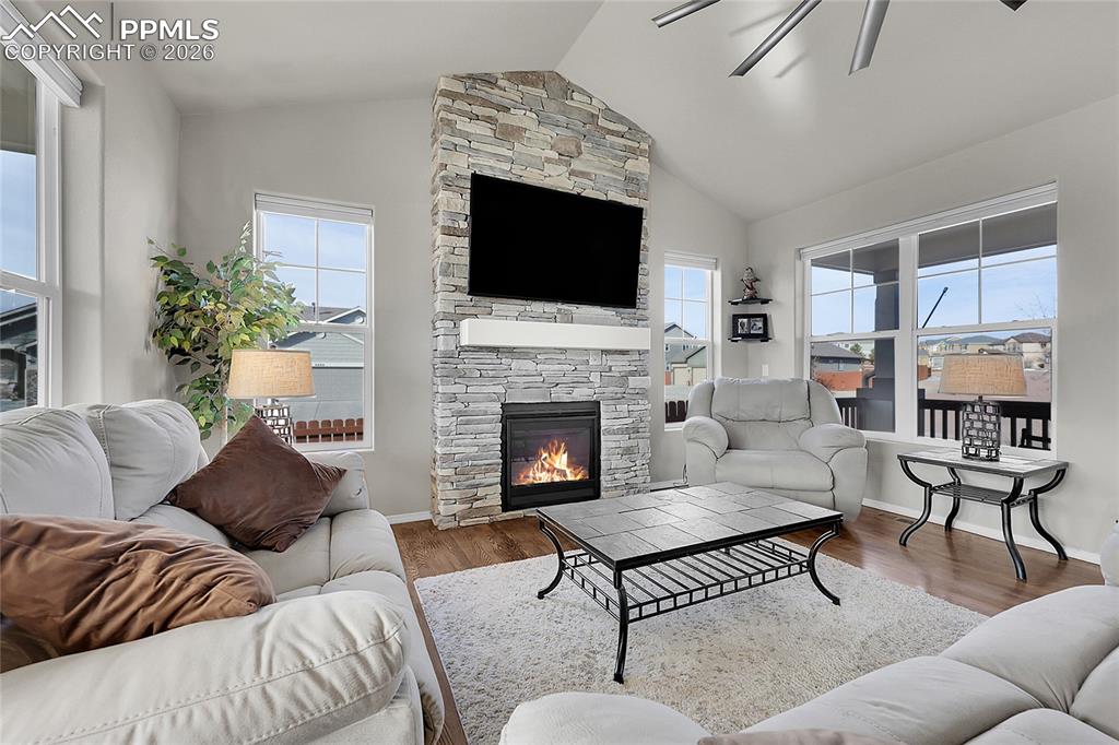 Image 7 of 42: Alternate view