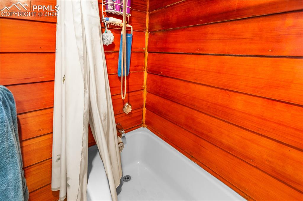 Image 15 of 38: Lower Level Master Bath