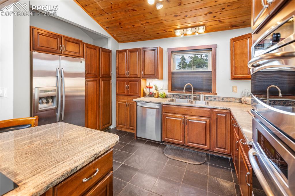 Image 6 of 38: Kitchen