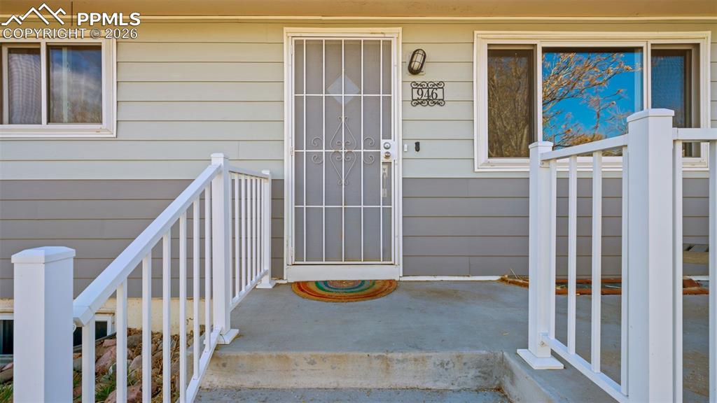 Image 3 of 23: Entrance to property