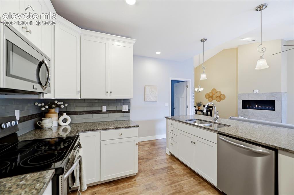 Image 14 of 42: All Stainless Steel Appliances