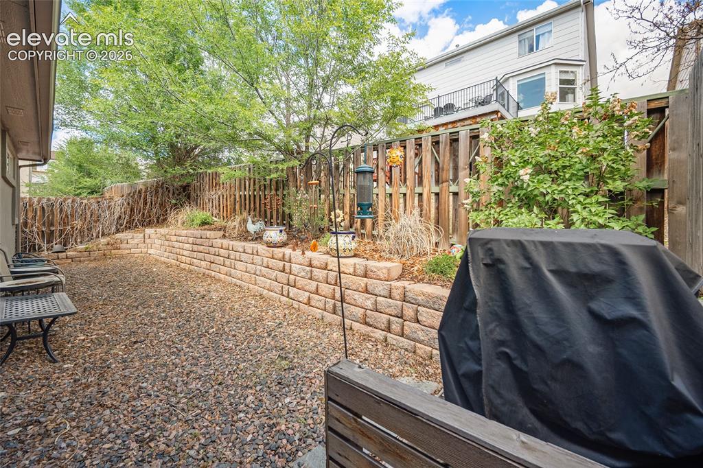 Image 41 of 42: Back Yard