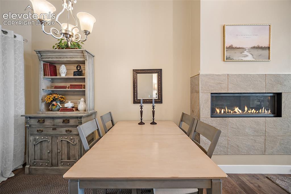 Image 6 of 25: Dining Area 