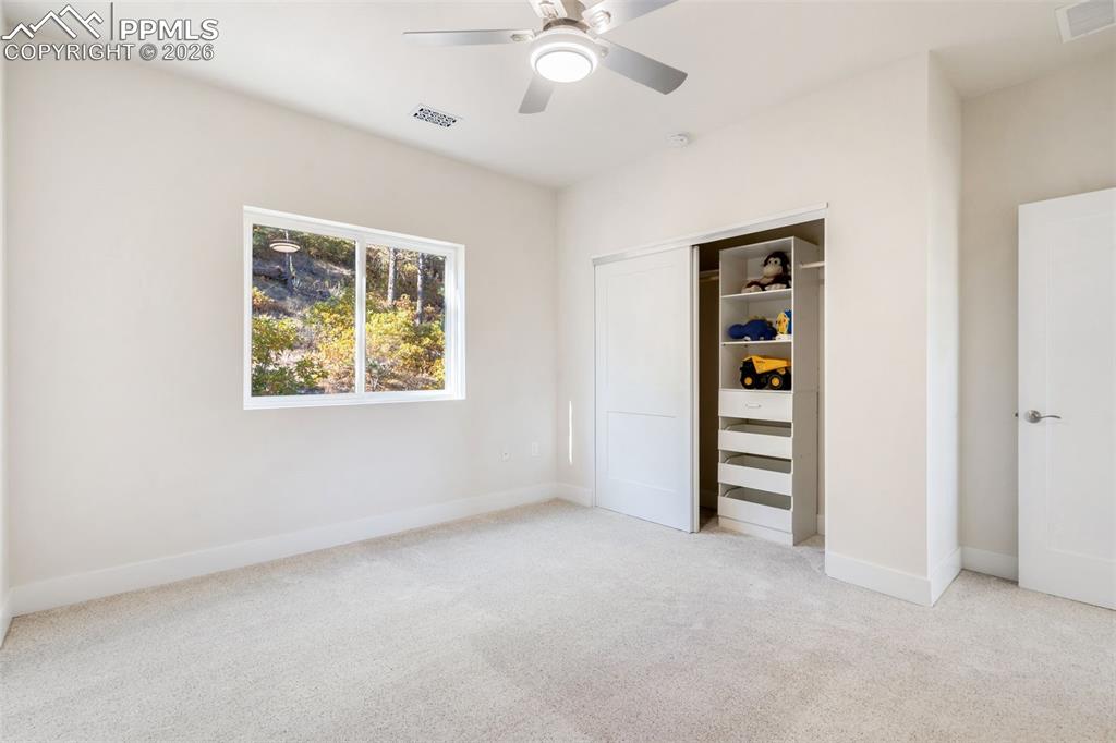 Image 33 of 47: Bedroom