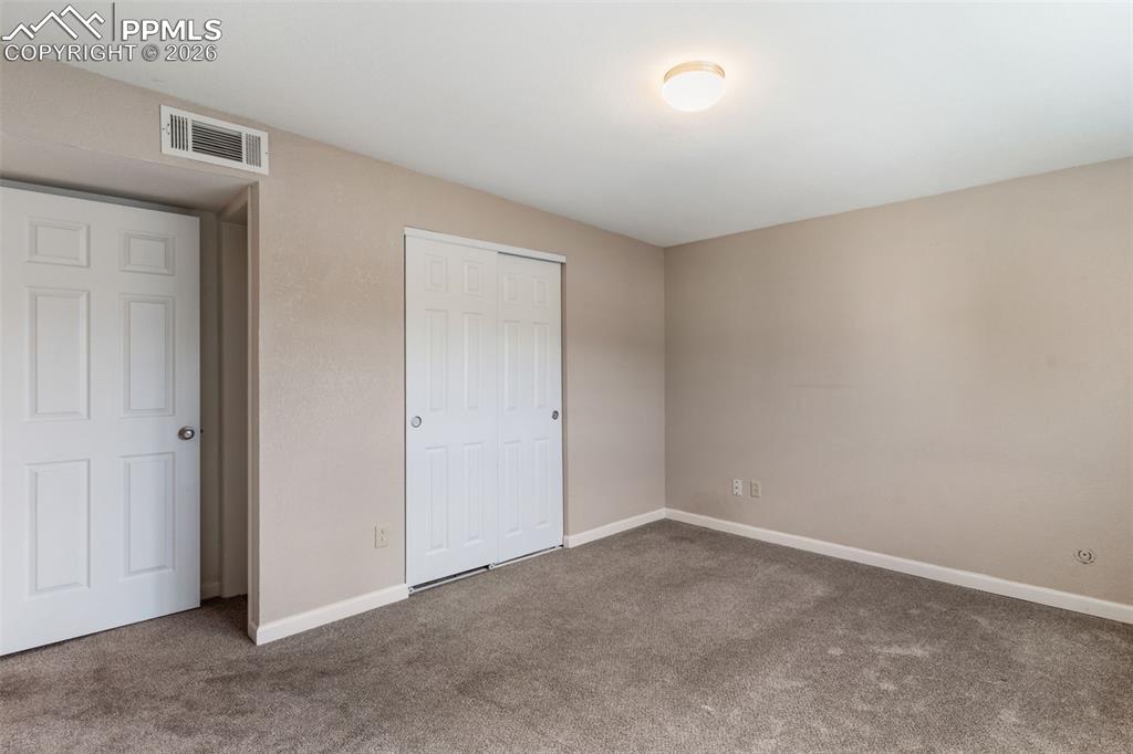 Image 6 of 15: Bedroom