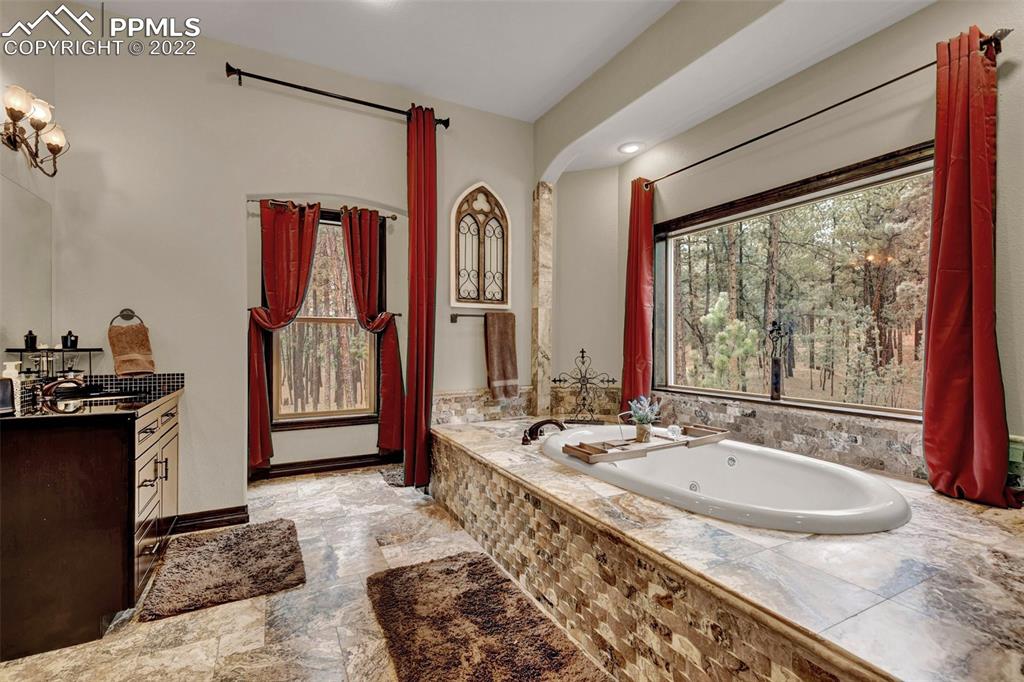 Listing 3687569, Image 17 of 50