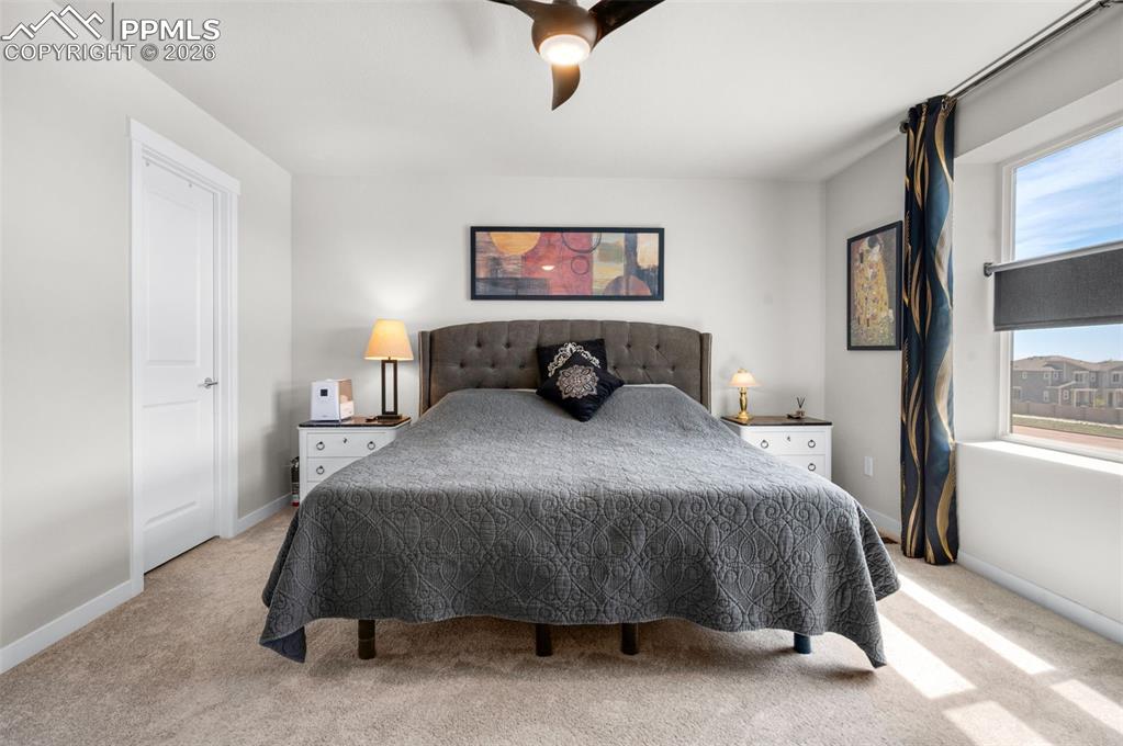 Image 18 of 33: Bathroom